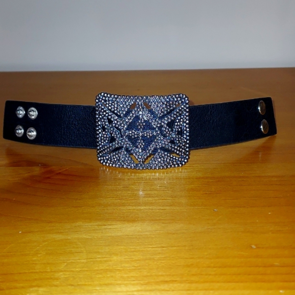 Surprise jewelry trio